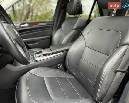 Мерседес М-Клас 2013 у Києві на Automoto.ua Чорний Мерседес М-Клас, об'ємом двигуна 3 л та пробігом 290 тис. км за 19900 $, фото 13 на Automoto.ua