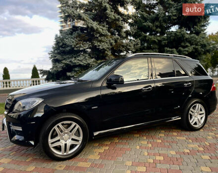 Мерседес М-Класс 2013 в Одессе на Automoto.ua Черный Мерседес М-Класс, объемом двигателя 2.99 л и пробегом 150 тыс. км за 19500 $, фото 4 на Automoto.ua