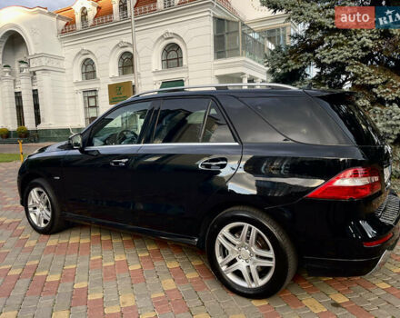 Мерседес М-Класс 2013 в Одессе на Automoto.ua Черный Мерседес М-Класс, объемом двигателя 2.99 л и пробегом 150 тыс. км за 19500 $, фото 7 на Automoto.ua