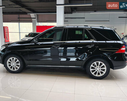 Мерседес М-Класс 2013 в Хмельницком на Automoto.ua Черный Мерседес М-Класс, объемом двигателя 2.14 л и пробегом 223 тыс. км за 21500 $, фото 3 на Automoto.ua
