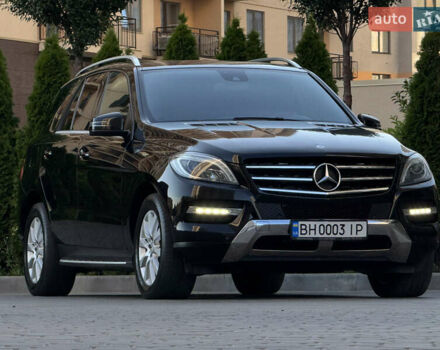 Черный Мерседес М-Класс, объемом двигателя 2.2 л и пробегом 182 тыс. км за 19500 $, фото 4 на Automoto.ua