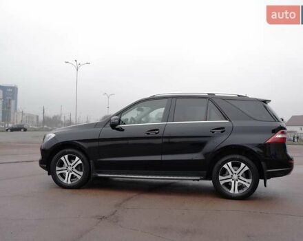 Черный Мерседес М-Класс, объемом двигателя 2.99 л и пробегом 255 тыс. км за 25000 $, фото 7 на Automoto.ua