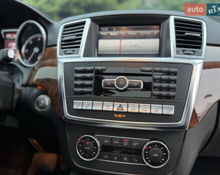 Чорний Мерседес М-Клас, об'ємом двигуна 2.99 л та пробігом 230 тис. км за 28700 $, фото 84 на Automoto.ua