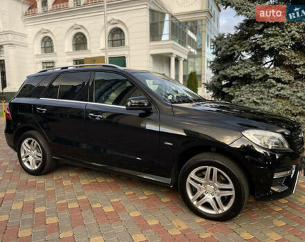 Мерседес М-Класс 2013 в Одессе на Automoto.ua Черный Мерседес М-Класс, объемом двигателя 2.99 л и пробегом 150 тыс. км за 19500 $, фото 17 на Automoto.ua