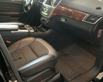 Черный Мерседес М-Класс, объемом двигателя 2.14 л и пробегом 282 тыс. км за 22500 $, фото 3 на Automoto.ua