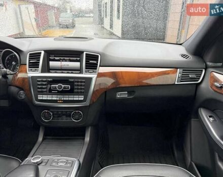 Черный Мерседес М-Класс, объемом двигателя 3.5 л и пробегом 331 тыс. км за 16950 $, фото 27 на Automoto.ua