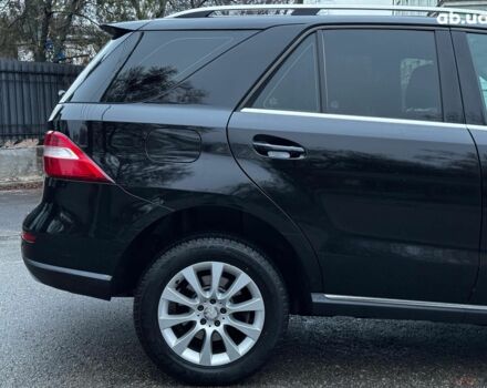 Черный Мерседес М-Класс, объемом двигателя 2.2 л и пробегом 205 тыс. км за 19490 $, фото 10 на Automoto.ua