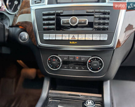 Чорний Мерседес М-Клас, об'ємом двигуна 2.99 л та пробігом 230 тис. км за 28700 $, фото 83 на Automoto.ua