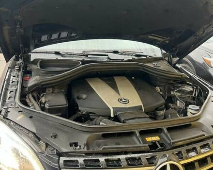 Черный Мерседес М-Класс, объемом двигателя 3 л и пробегом 156 тыс. км за 28000 $, фото 16 на Automoto.ua