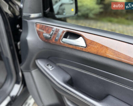 Чорний Мерседес М-Клас, об'ємом двигуна 2.99 л та пробігом 230 тис. км за 28700 $, фото 77 на Automoto.ua