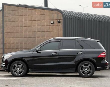 Черный Мерседес М-Класс, объемом двигателя 3.5 л и пробегом 331 тыс. км за 16950 $, фото 8 на Automoto.ua