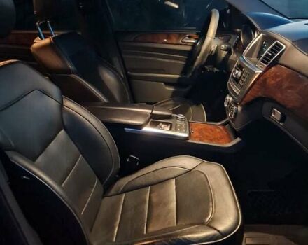 Черный Мерседес М-Класс, объемом двигателя 3 л и пробегом 215 тыс. км за 23000 $, фото 18 на Automoto.ua