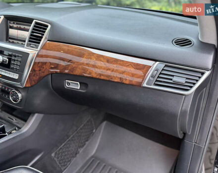 Чорний Мерседес М-Клас, об'ємом двигуна 2.99 л та пробігом 230 тис. км за 28700 $, фото 81 на Automoto.ua