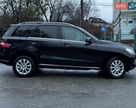 Черный Мерседес М-Класс, объемом двигателя 2.2 л и пробегом 205 тыс. км за 19490 $, фото 9 на Automoto.ua