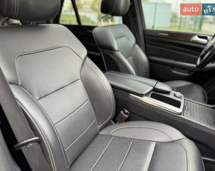 Мерседес М-Клас 2013 у Києві на Automoto.ua Чорний Мерседес М-Клас, об'ємом двигуна 3 л та пробігом 290 тис. км за 19900 $, фото 16 на Automoto.ua