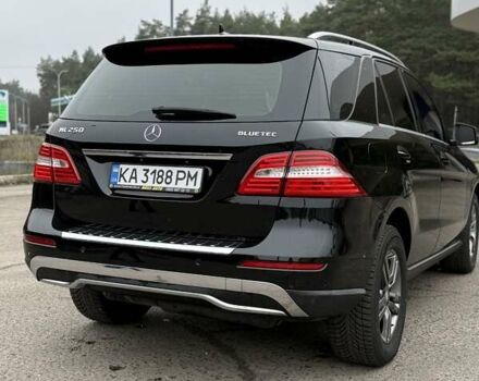 Черный Мерседес М-Класс, объемом двигателя 2.14 л и пробегом 220 тыс. км за 21000 $, фото 16 на Automoto.ua