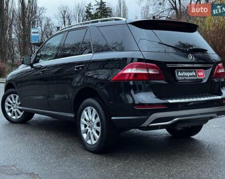 Черный Мерседес М-Класс, объемом двигателя 2.2 л и пробегом 205 тыс. км за 19490 $, фото 16 на Automoto.ua