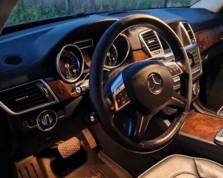 Черный Мерседес М-Класс, объемом двигателя 3 л и пробегом 215 тыс. км за 23000 $, фото 6 на Automoto.ua