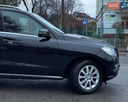 Черный Мерседес М-Класс, объемом двигателя 2.2 л и пробегом 205 тыс. км за 19490 $, фото 8 на Automoto.ua