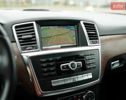 Черный Мерседес М-Класс, объемом двигателя 2.99 л и пробегом 255 тыс. км за 25000 $, фото 12 на Automoto.ua