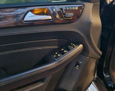 Черный Мерседес М-Класс, объемом двигателя 3 л и пробегом 215 тыс. км за 23000 $, фото 5 на Automoto.ua