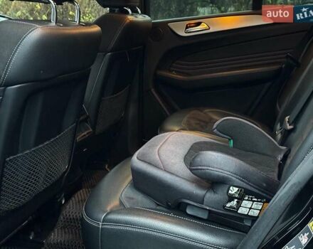 Черный Мерседес М-Класс, объемом двигателя 2.2 л и пробегом 205 тыс. км за 19490 $, фото 21 на Automoto.ua