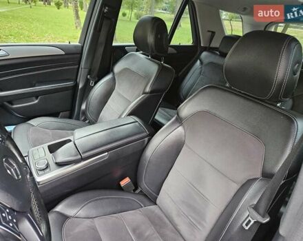 Черный Мерседес М-Класс, объемом двигателя 2.14 л и пробегом 140 тыс. км за 23500 $, фото 17 на Automoto.ua