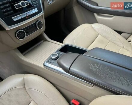 Черный Мерседес М-Класс, объемом двигателя 2.99 л и пробегом 280 тыс. км за 21990 $, фото 17 на Automoto.ua