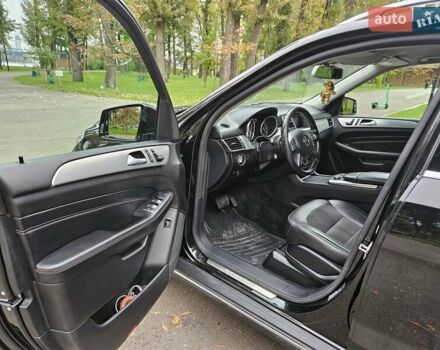 Черный Мерседес М-Класс, объемом двигателя 2.14 л и пробегом 140 тыс. км за 23500 $, фото 15 на Automoto.ua