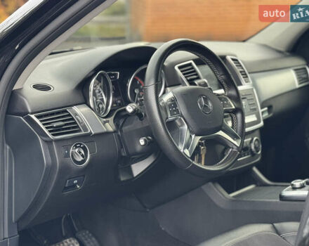 Чорний Мерседес М-Клас, об'ємом двигуна 2.14 л та пробігом 243 тис. км за 24999 $, фото 45 на Automoto.ua