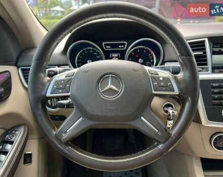 Черный Мерседес М-Класс, объемом двигателя 2.99 л и пробегом 280 тыс. км за 21990 $, фото 16 на Automoto.ua