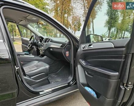 Черный Мерседес М-Класс, объемом двигателя 2.14 л и пробегом 140 тыс. км за 23500 $, фото 25 на Automoto.ua