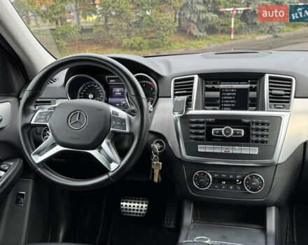 Чорний Мерседес М-Клас, об'ємом двигуна 2.14 л та пробігом 243 тис. км за 24999 $, фото 53 на Automoto.ua