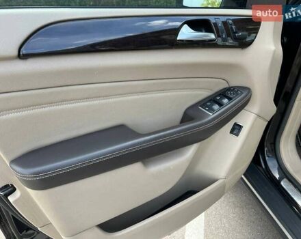 Черный Мерседес М-Класс, объемом двигателя 2.99 л и пробегом 280 тыс. км за 21990 $, фото 11 на Automoto.ua