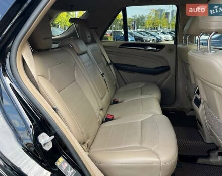 Черный Мерседес М-Класс, объемом двигателя 2.99 л и пробегом 280 тыс. км за 21990 $, фото 10 на Automoto.ua