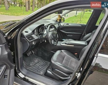 Черный Мерседес М-Класс, объемом двигателя 2.14 л и пробегом 140 тыс. км за 23500 $, фото 16 на Automoto.ua
