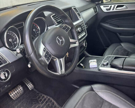 Мерседес М-Класс 2014 в Чернигове на Automoto.ua Черный Мерседес М-Класс, объемом двигателя 2.99 л и пробегом 271 тыс. км за 25500 $, фото 13 на Automoto.ua