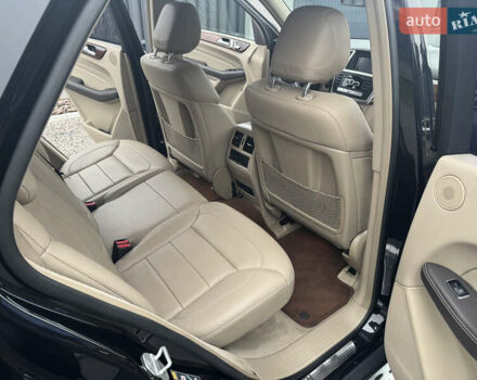 Черный Мерседес М-Класс, объемом двигателя 2.99 л и пробегом 201 тыс. км за 22000 $, фото 9 на Automoto.ua