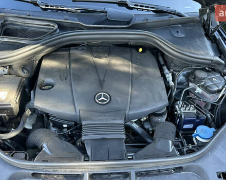 Черный Мерседес М-Класс, объемом двигателя 2.99 л и пробегом 90 тыс. км за 32000 $, фото 8 на Automoto.ua
