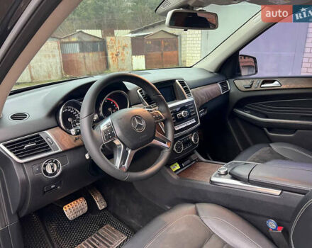 Чорний Мерседес М-Клас, об'ємом двигуна 3 л та пробігом 270 тис. км за 25000 $, фото 10 на Automoto.ua