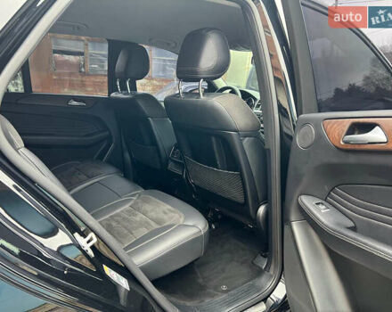 Чорний Мерседес М-Клас, об'ємом двигуна 3 л та пробігом 270 тис. км за 25000 $, фото 14 на Automoto.ua