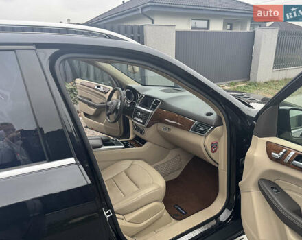 Черный Мерседес М-Класс, объемом двигателя 2.99 л и пробегом 201 тыс. км за 22000 $, фото 5 на Automoto.ua