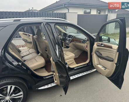 Черный Мерседес М-Класс, объемом двигателя 2.99 л и пробегом 201 тыс. км за 22000 $, фото 7 на Automoto.ua