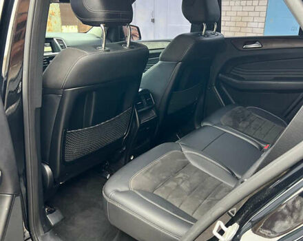 Чорний Мерседес М-Клас, об'ємом двигуна 3 л та пробігом 270 тис. км за 25000 $, фото 13 на Automoto.ua