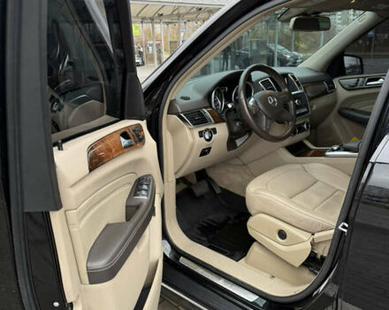 Черный Мерседес М-Класс, объемом двигателя 3.5 л и пробегом 127 тыс. км за 16500 $, фото 8 на Automoto.ua