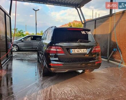 Черный Мерседес М-Класс, объемом двигателя 3.5 л и пробегом 235 тыс. км за 21700 $, фото 2 на Automoto.ua