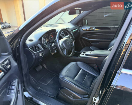 Черный Мерседес М-Класс, объемом двигателя 2.99 л и пробегом 171 тыс. км за 27800 $, фото 4 на Automoto.ua