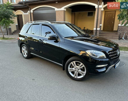 Черный Мерседес М-Класс, объемом двигателя 2.99 л и пробегом 224 тыс. км за 26200 $, фото 3 на Automoto.ua