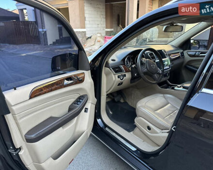 Черный Мерседес М-Класс, объемом двигателя 2.99 л и пробегом 224 тыс. км за 26200 $, фото 9 на Automoto.ua