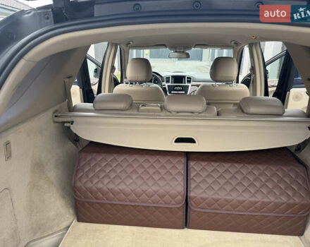 Черный Мерседес М-Класс, объемом двигателя 2.99 л и пробегом 201 тыс. км за 22000 $, фото 10 на Automoto.ua